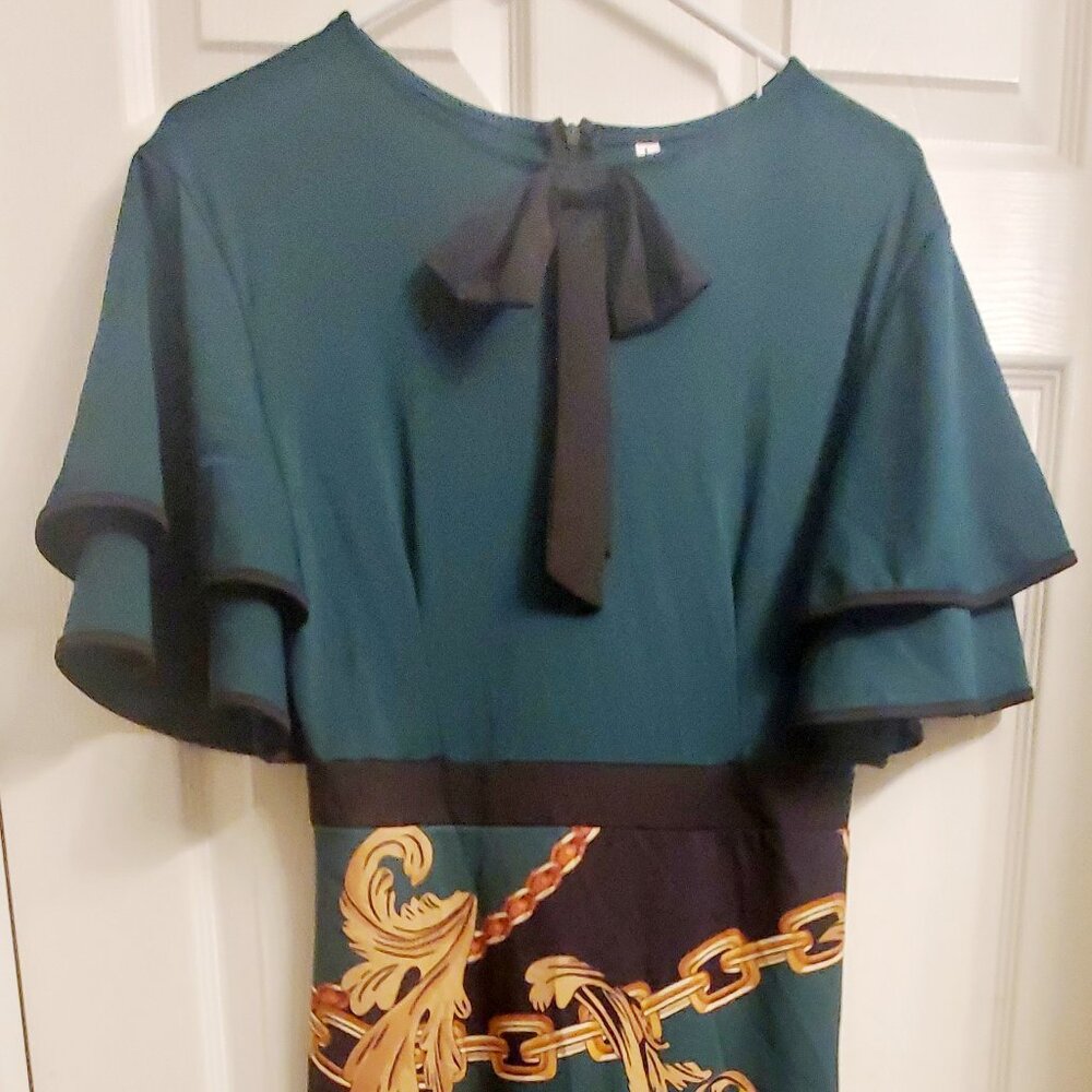 Elegant Green Chain-link Dress
